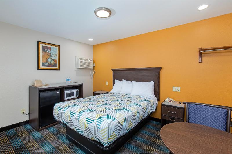 Deluxe Single Room image 2