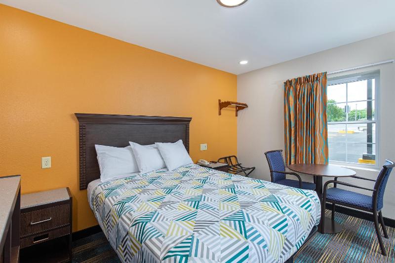 Deluxe Single Room image 3