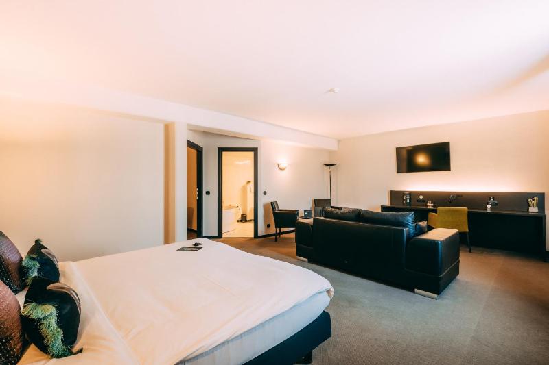 Executive Double Room image 3