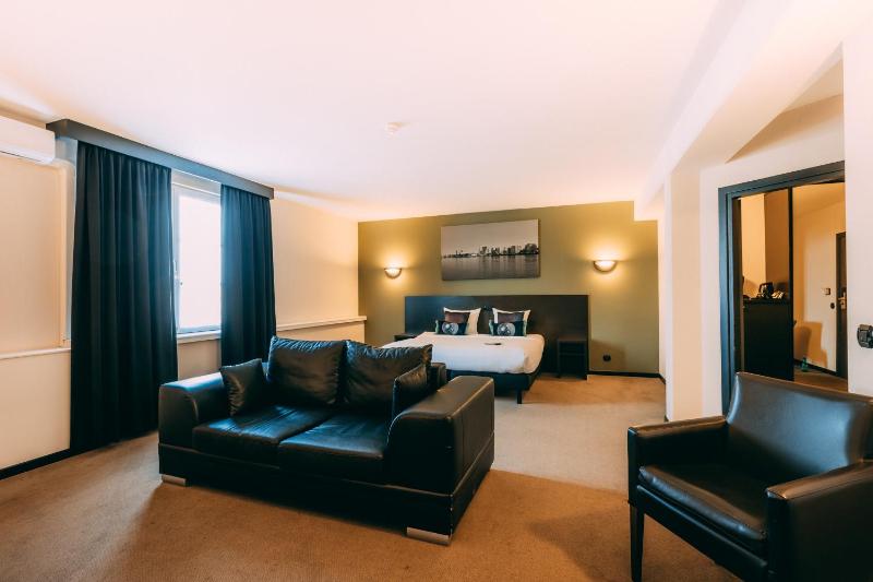 Executive Double Room image 4