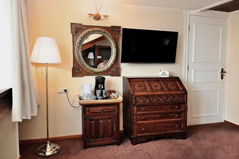 La-mer Suite with Sea View image 3