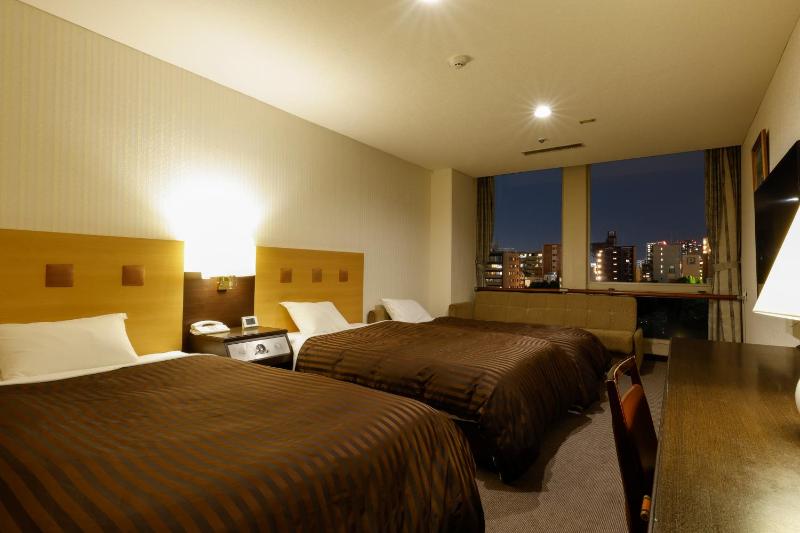 Hotel Osaka Castle - image 14