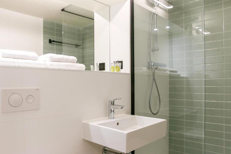 Superior Room – 1 Double Bed image 4