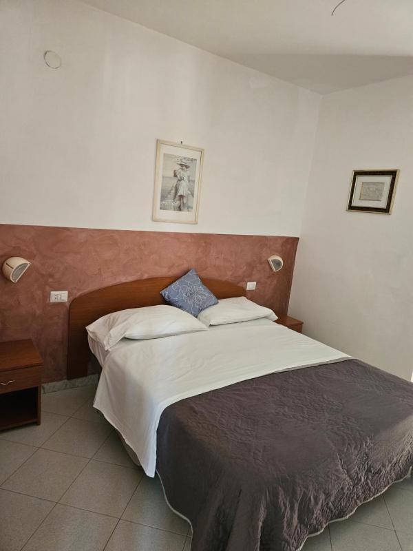 Double or Twin Room image 1