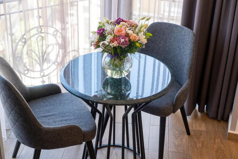 Deluxe Corner Double or Twin Room image 2