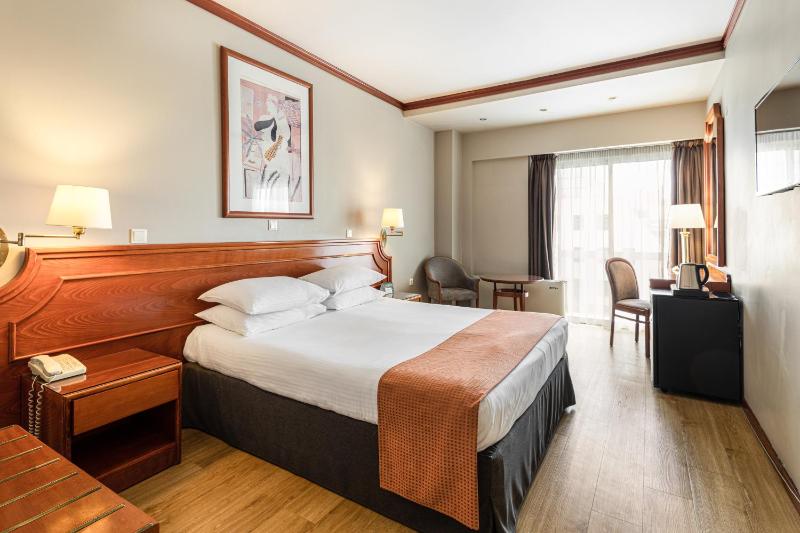 Standard Queen Room - Smoking image 3