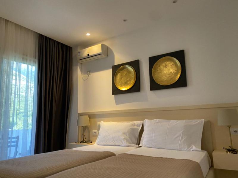 Suite with Mountain View image 1