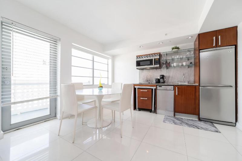 Strand Ocean Drive Suites - image 28