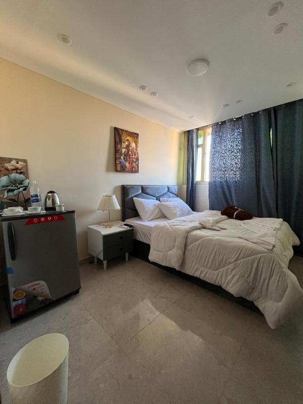 Double Room with Mountain View image 4
