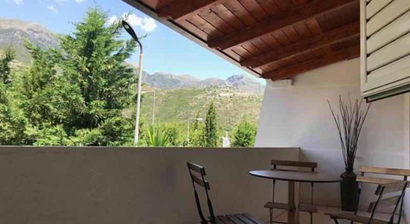 Suite with Mountain View image 3