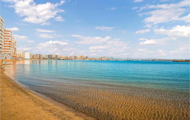 Awesome Apartment In Torrevieja With Wifi - image 3