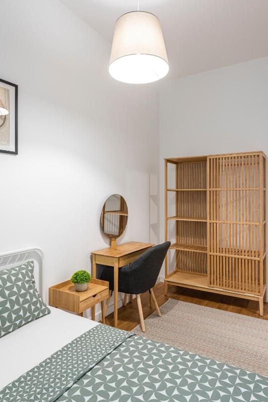VERTIGO One Bedroom apartment - Free private parking-Fast Wi-Fi - image 6