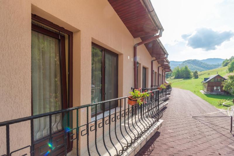 Triple Room with Balcony image 1