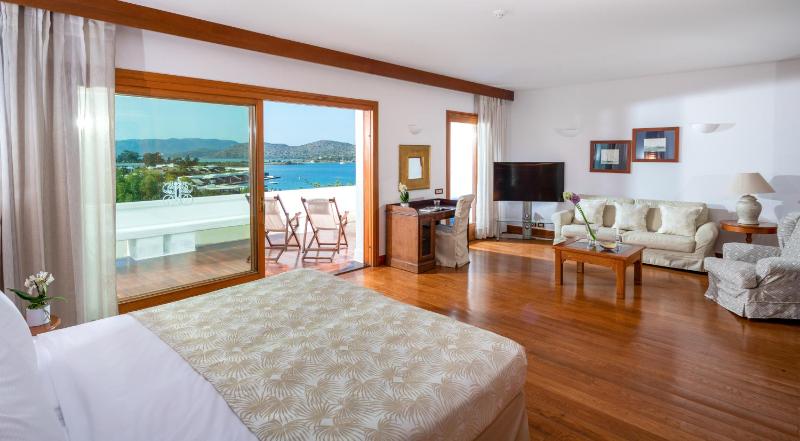 Luxury Hotel / Bungalow Suite Sea View image 1