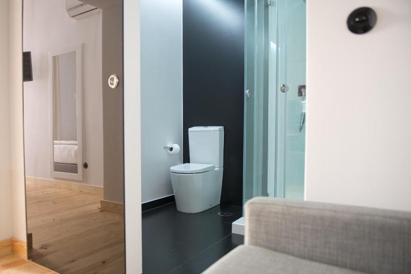 Studio Apartment image 2