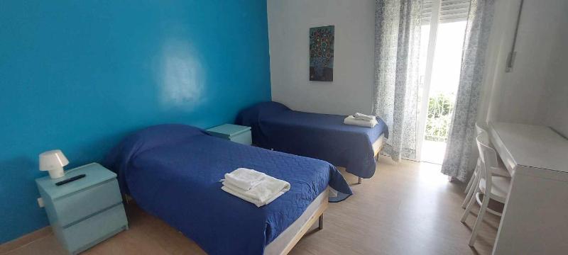 Deluxe Double Room with Balcony image 3