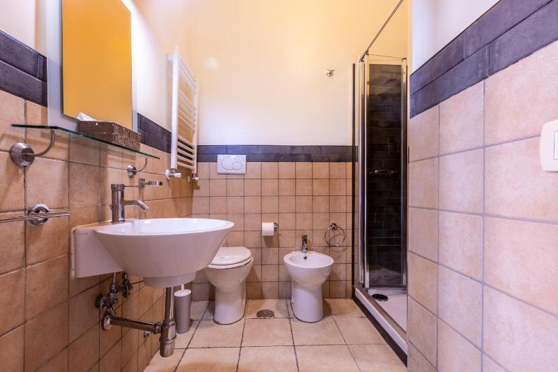 Small Double or Twin Room image 3