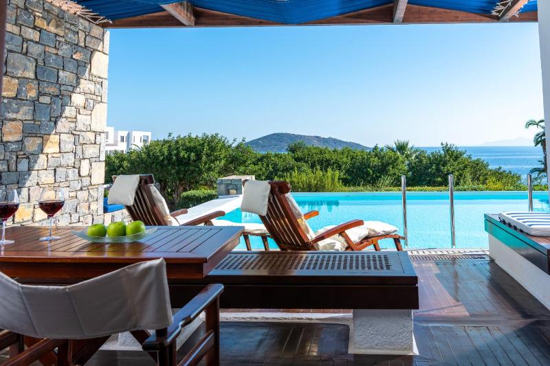 Deluxe Room SPA Sea View Sharing Pool image 3
