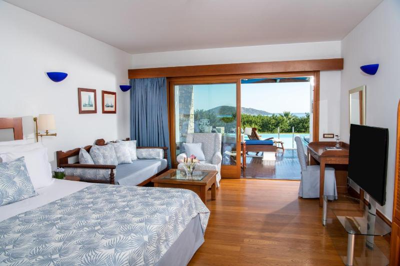 Deluxe Room SPA Sea View Sharing Pool image 1