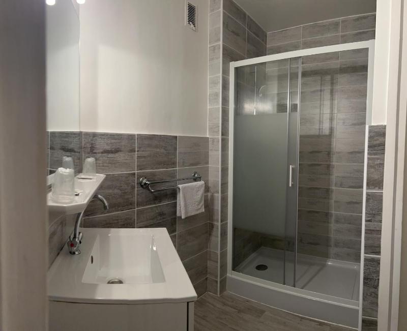 Double Room image 2