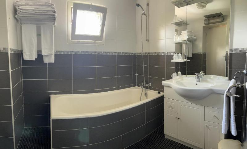 Triple Room image 2