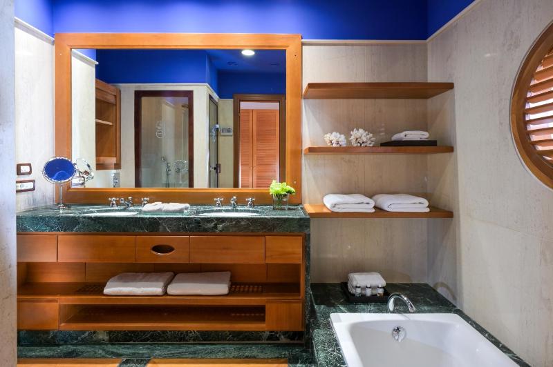 Deluxe Room SPA Sea View image 4