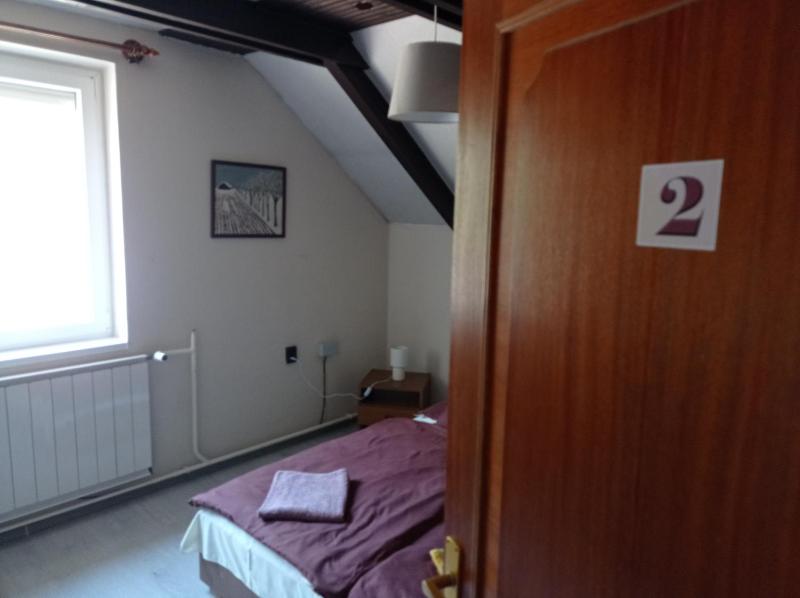 Small Double or Twin Room image 4