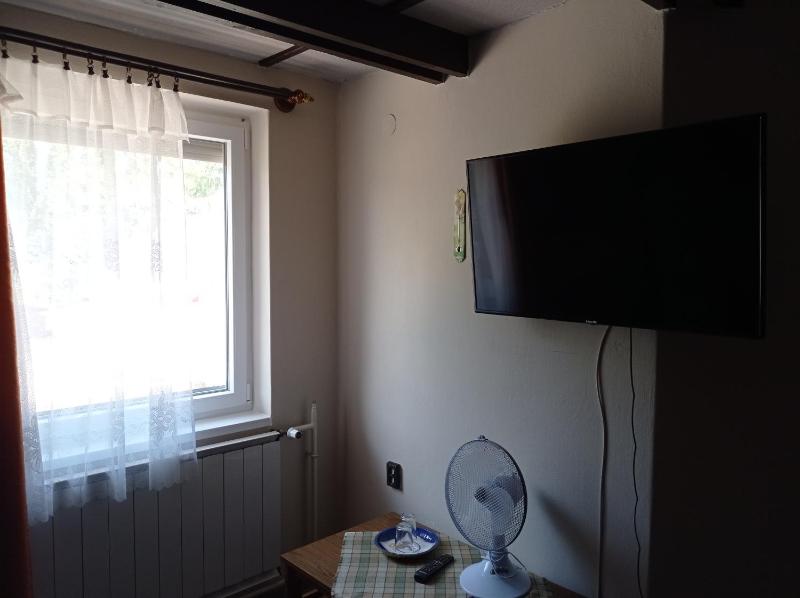 Basic Triple Room image 4