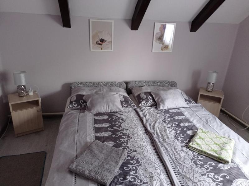 Double Room with Shared Bathroom image 3