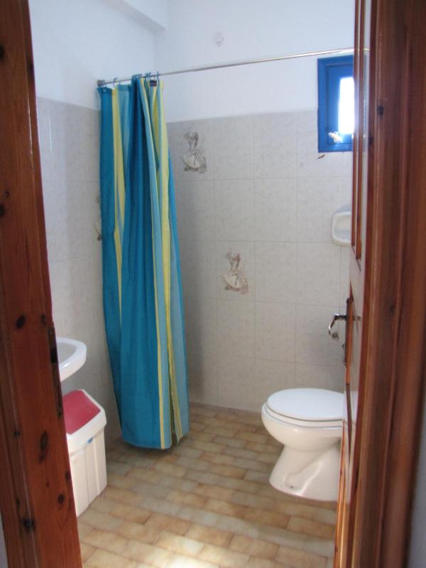 Quadruple Room with Balcony image 3