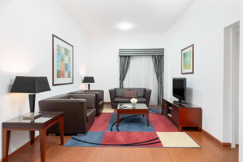 One Bedroom Club Suite image 4