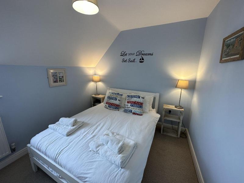 Shell Cottage - Part of the The Bay Filey Holiday Village with pool gym and direct beach access pub restaurant tennis and meadows walks - image 42