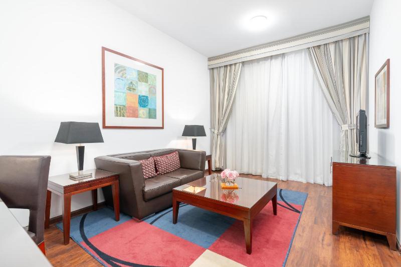 Deluxe Twin Room image 3