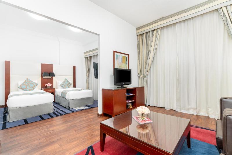 Deluxe Twin Room image 1
