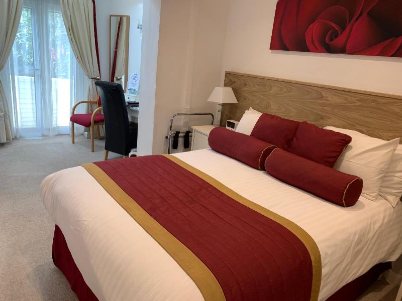 Deluxe Double Room image 2
