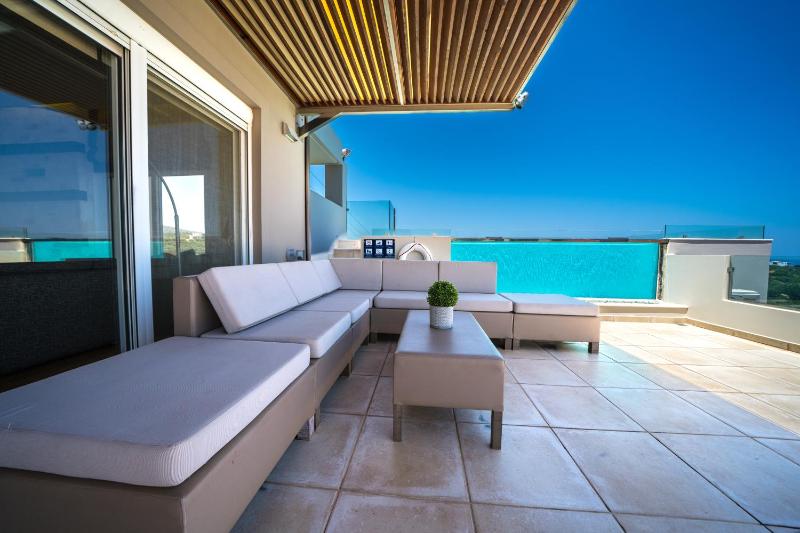 Superior Villa image 3