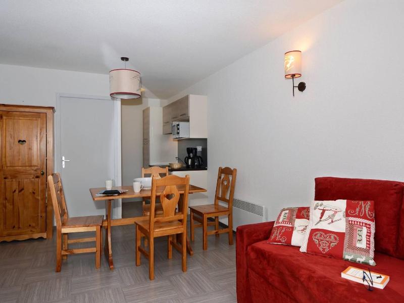 Slopeside Chalet in Vars - image 10