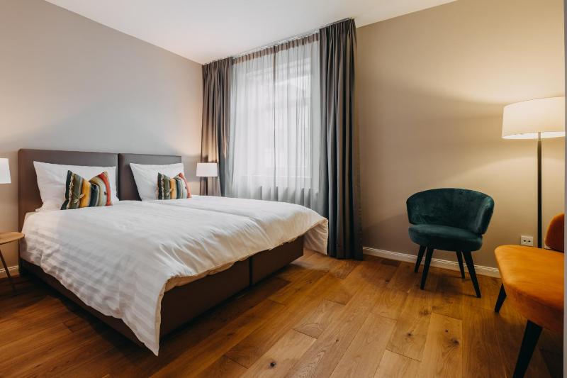 Deluxe Double Room image 2