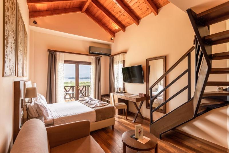 Suite with Lake View image 1