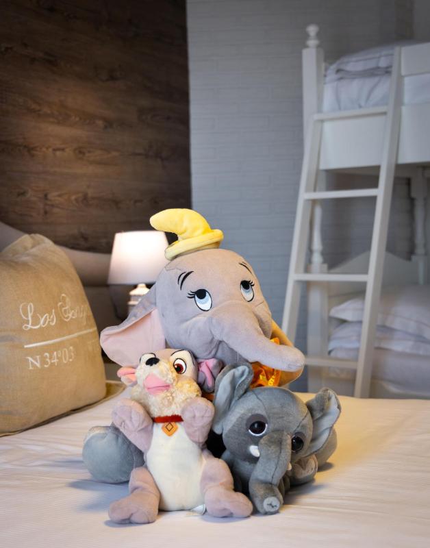 Deluxe Quadruple Room with Balcony and Sea View image 2