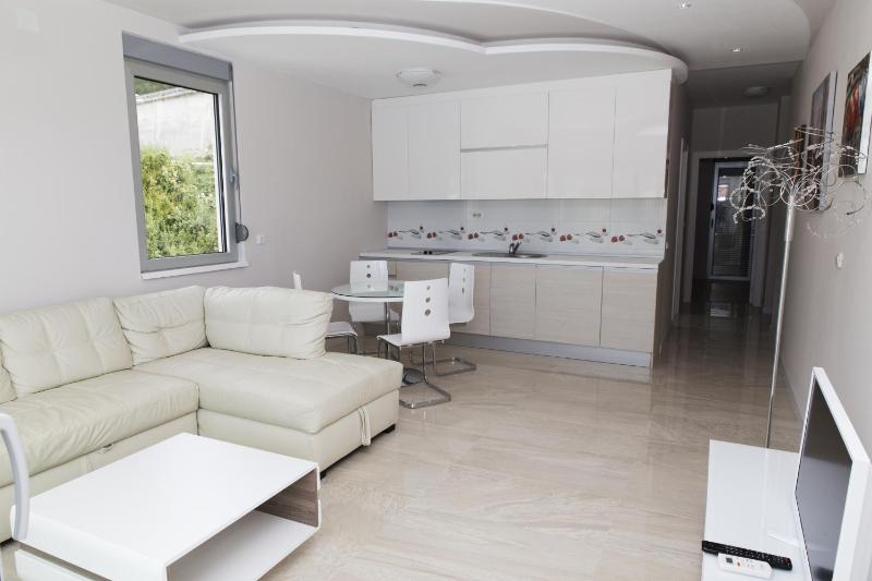 Two-Bedroom Apartment with Sea View image 3