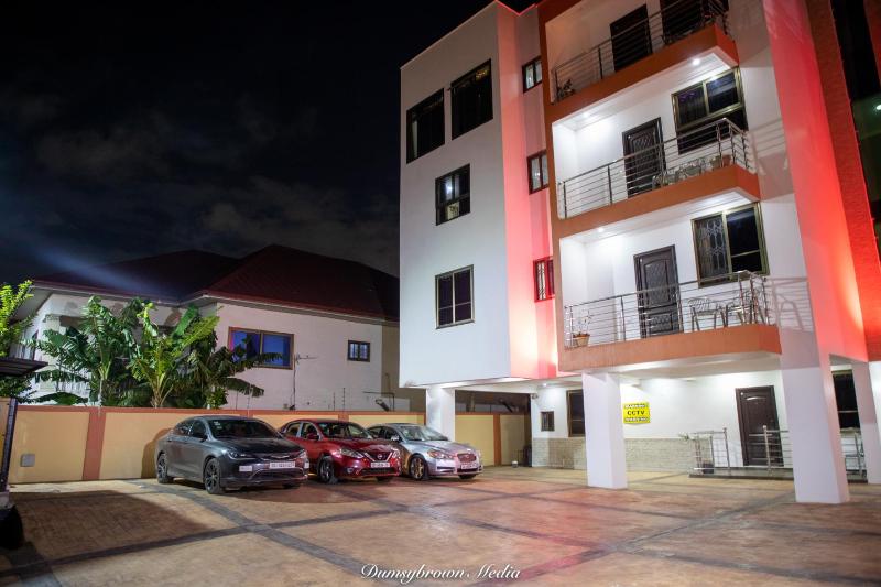 1 Bed Furnished Apt - Wifi Aircon Parking - image 1