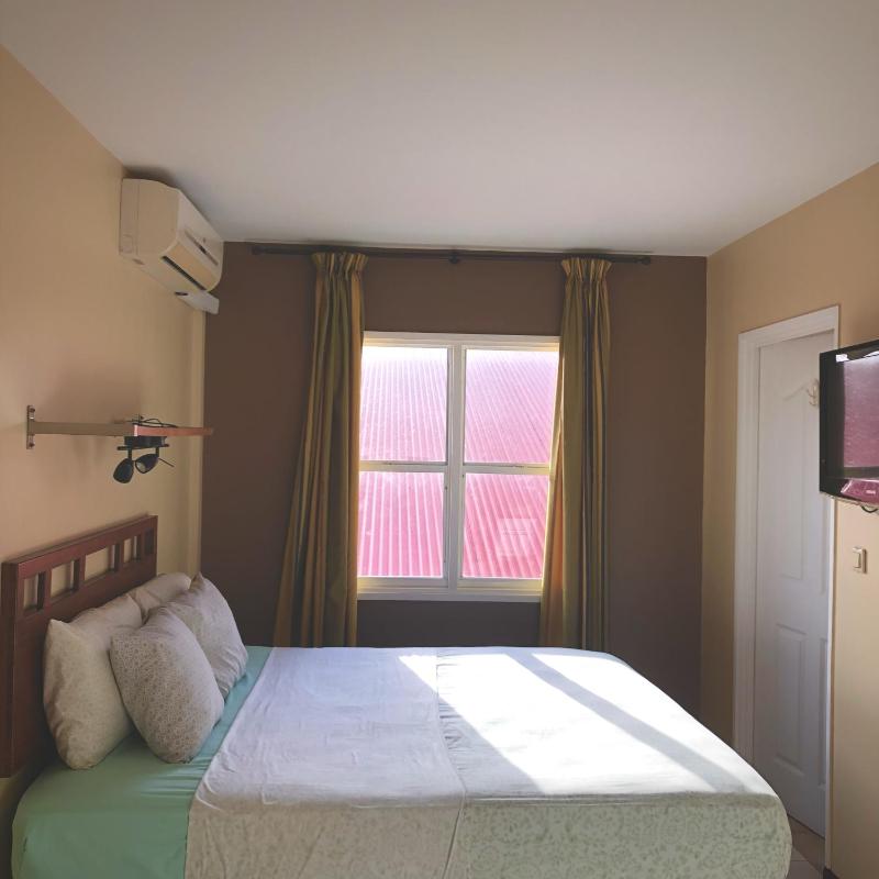101 Suites - image 16
