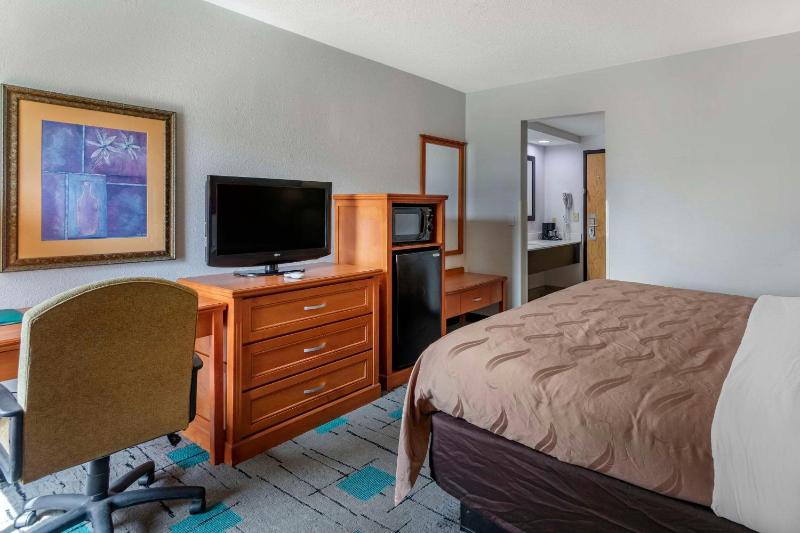 King Room - Non-Smoking image 3