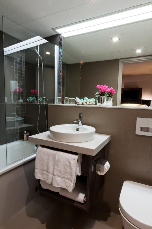 Deluxe Double Room Opera image 2