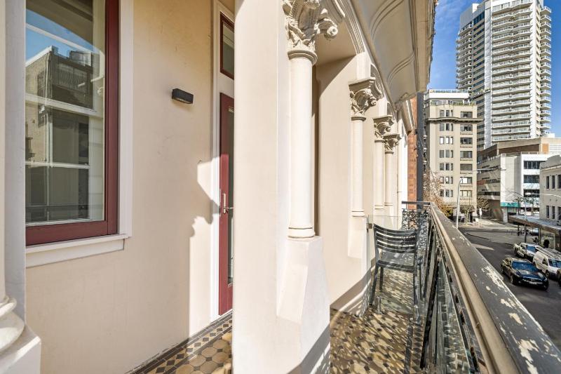 One-Bedroom Apartment image 4