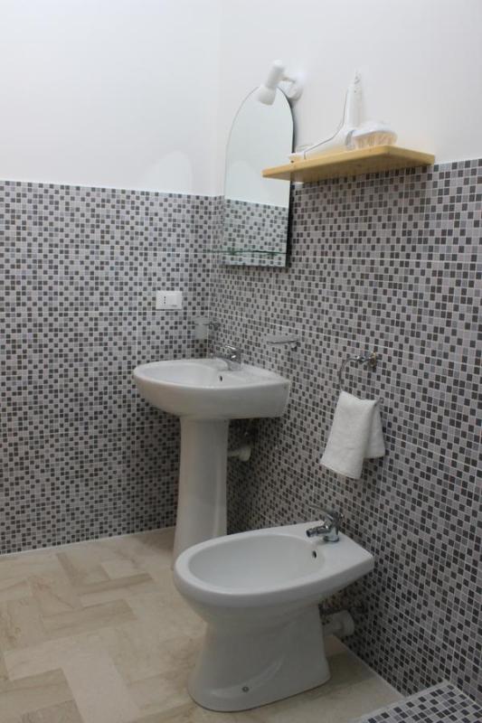 Classic Quadruple Room image 3