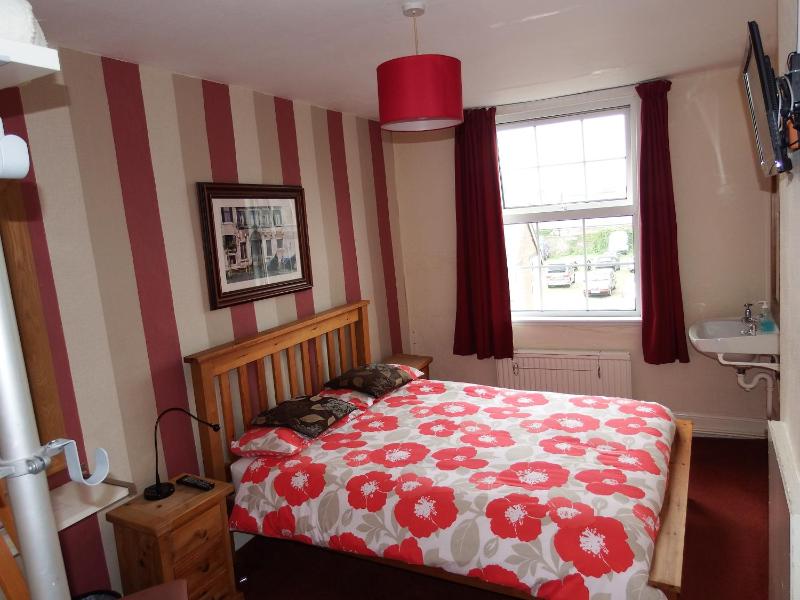 Double Room with Shared Bathroom image 4