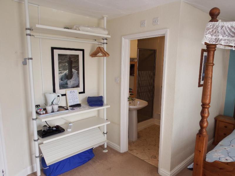 Family Room image 4