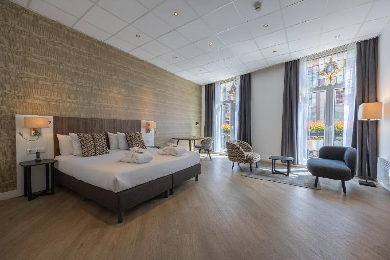 Premium Double or Twin Room with City View  image 2
